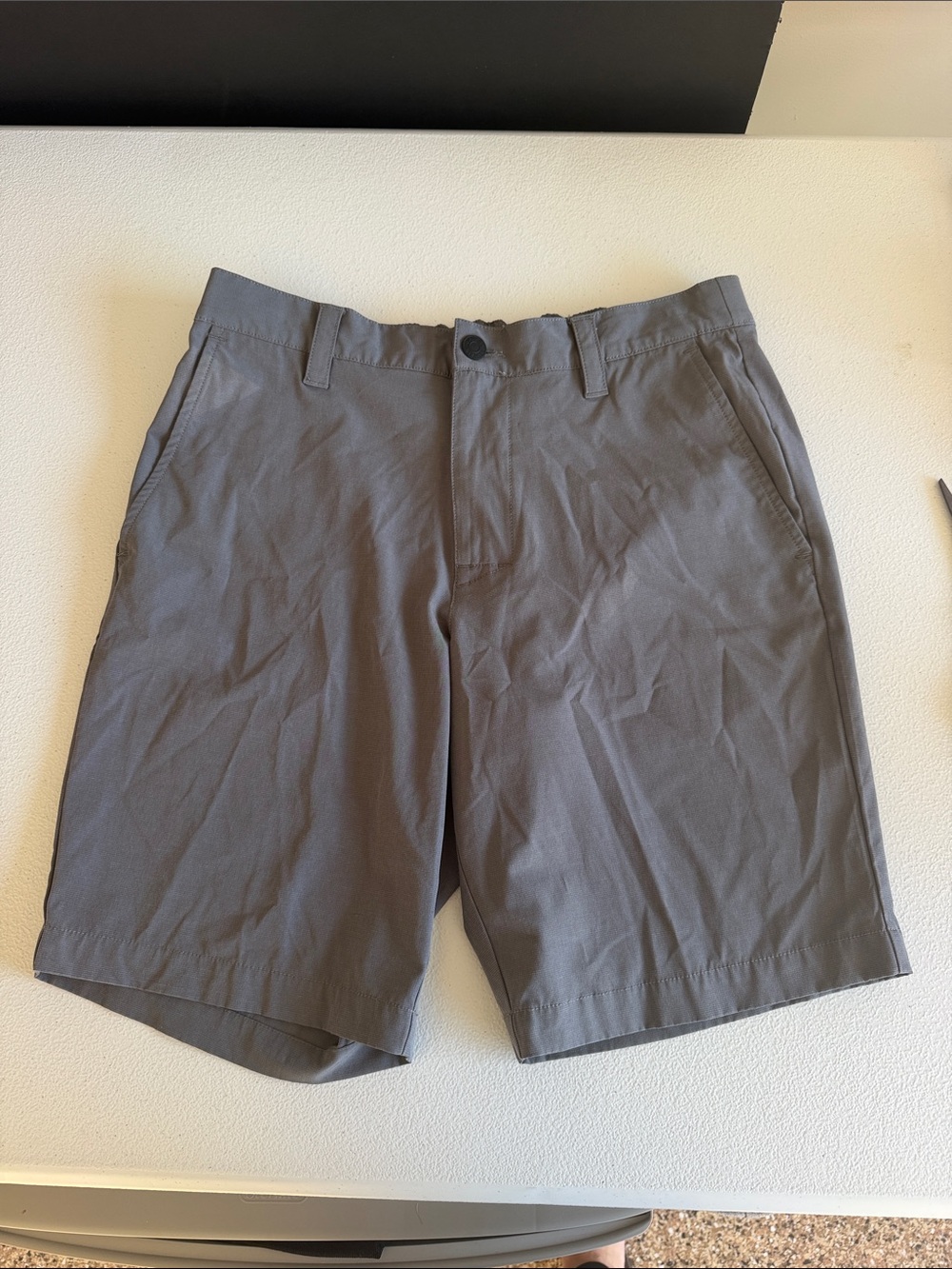 Men's Banana Republic Gray Shorts - Comfortable Everyday Wear 32
